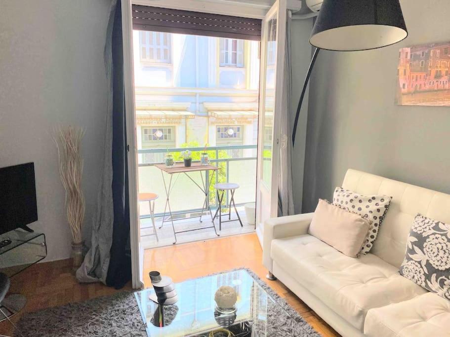 2Bdr Olympianzeus Apt With Netflix أثينا المظهر الخارجي الصورة
